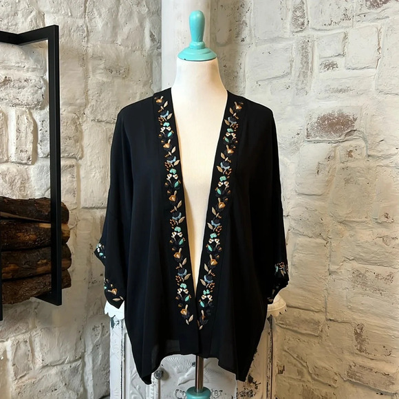 Forever 21 Jackets & Blazers - Forever 21 | Floral Embroidered Kimono